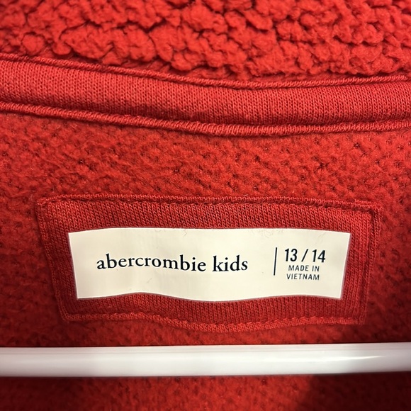 Abercrombie Kids 1/4 button Sherpa. Dark red color. Size 13/14. Excellent cond. - Picture 4 of 8